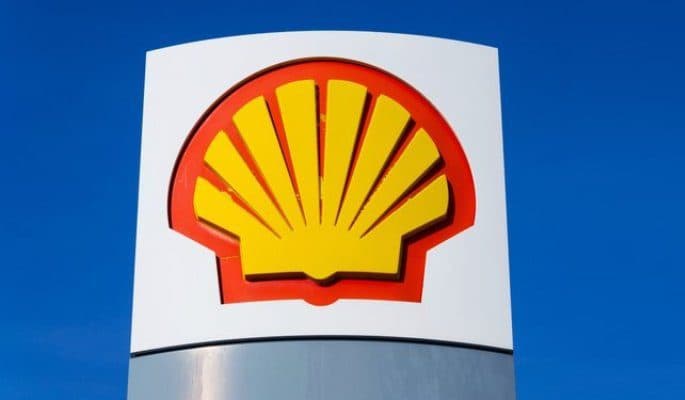 Oil giant Shell plans to cut up to , jobs