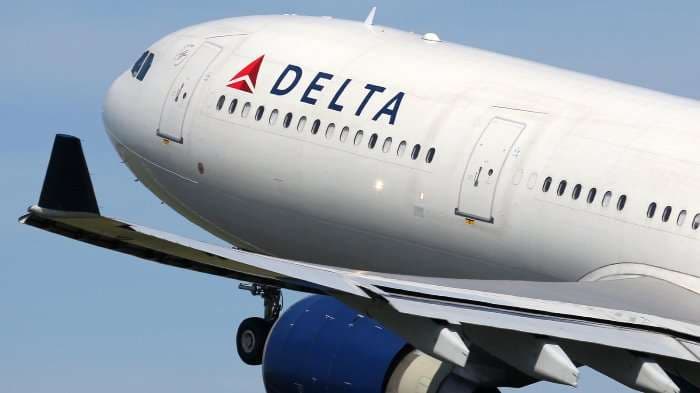 Delta airlines aims to hire over , pilots by next summer