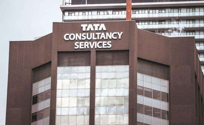 TCS to expand operations in Arizona, will hire more than employees