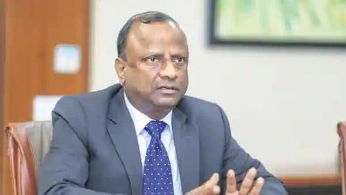 OYO appoints ex- SBI chairman Rajnish Kumar as strategic group advisor