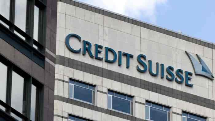 Credit Suisse changes bonus structure for senior staff
