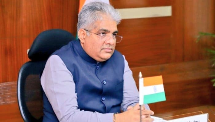 Labour Minister interacts with HR Heads of Industry from various sectors