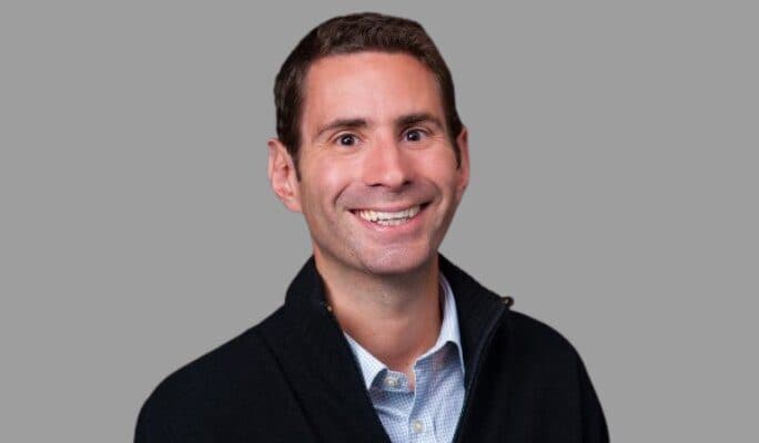 SightsIn Plus Article: Serge da Motta Veiga on Work Relationships among Employees