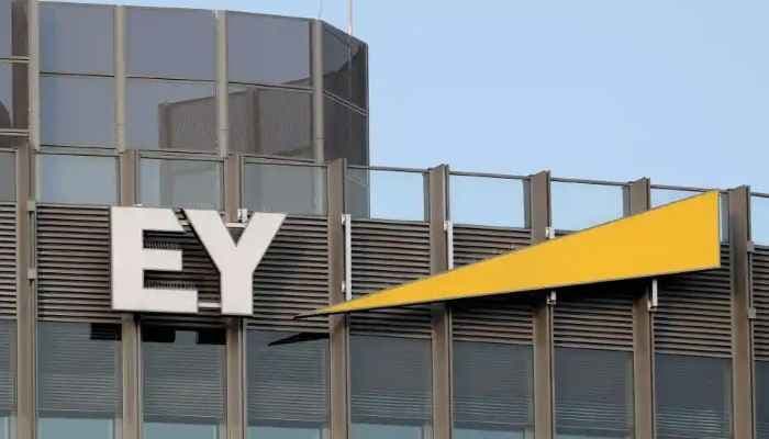 EY is monitoring office attendance amid defying WFO mandates