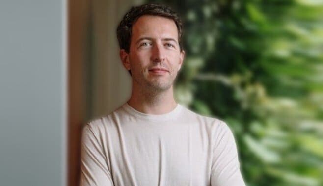 SightsIn Plus Article: Job van der Voort on Global HR Challenges in 2024