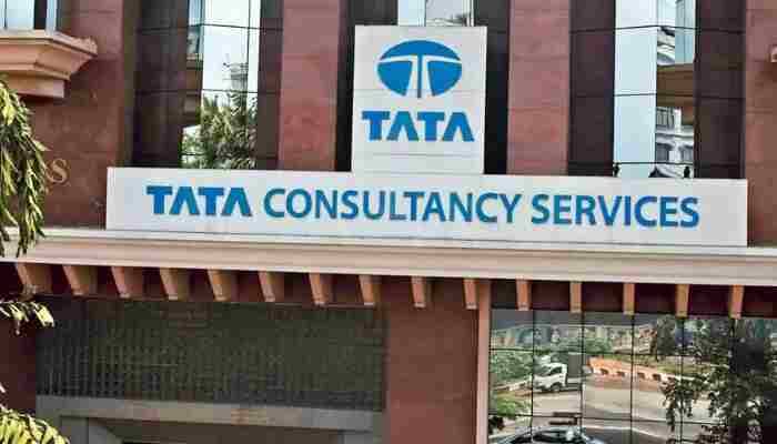 TCS Cuts Variable Pay for Senior Staff Amid Economic Challenges