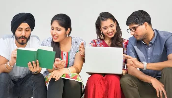 SightsIn Plus Article: Internship Tsunami in India: The New Gateway to Jobs & Big Pay
