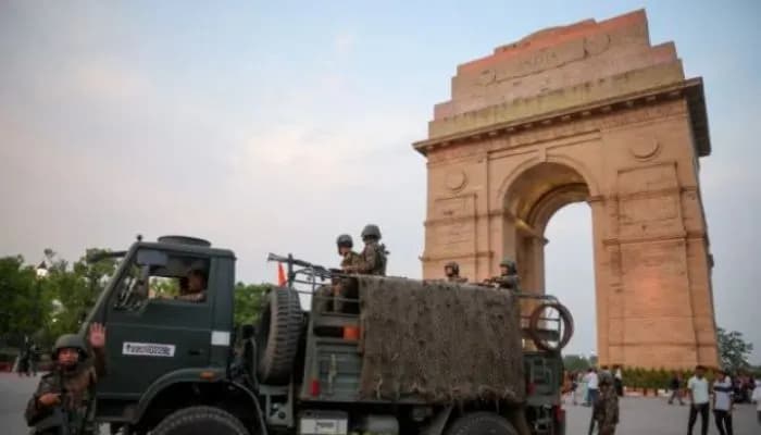 Delhi on High Alert, Govt Cancels Employees Leave Amid Tensions