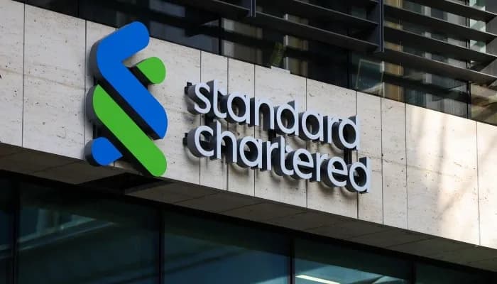 StanChart Cuts Jobs in Singapore, Moves Roles to India