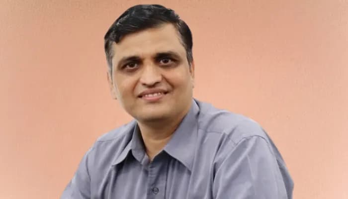 HR Insights: Bridging Skills Gap Upskilling Reskilling in GCC Talent Strategy - SightsIn Plus
