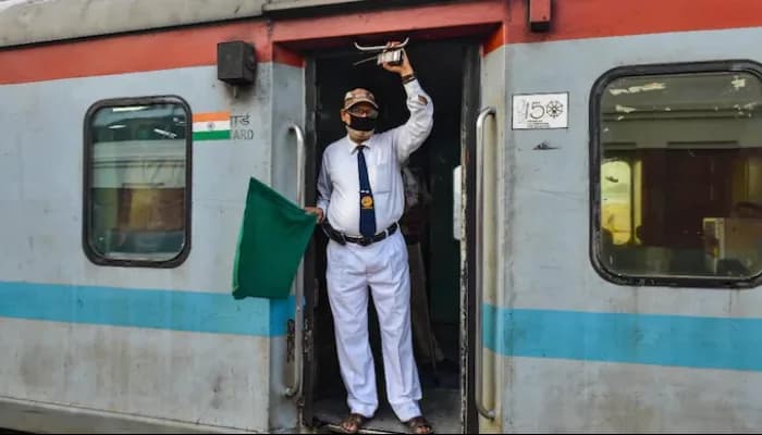 SC Reaffirms Status of Railway Staff as Central Govt Employees