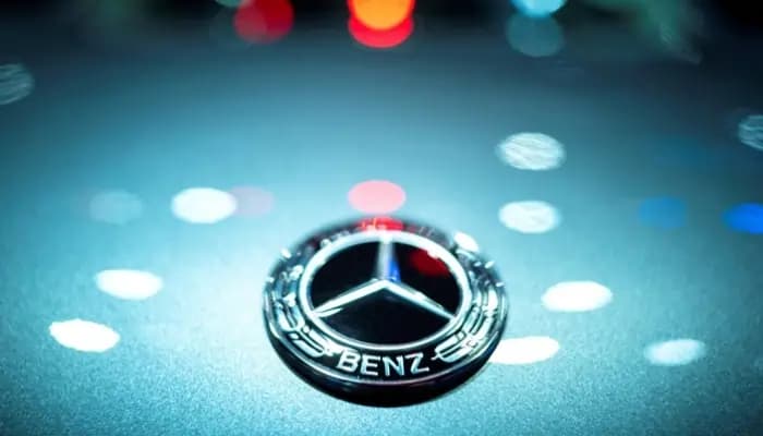 SightsIn Plus Article: Mercedes-Benz Asked Employees to Work Longer Hours for Same Pay